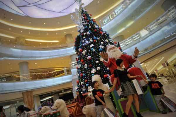 Hari Raya Natal 2021 - Bagaimana Orang Merayakan Hari Natal 1 natal belanja